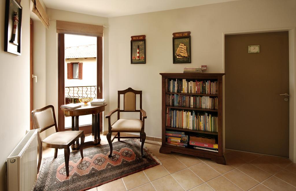 Hullam Villa B&B Балатонмариафюрдё Экстерьер фото